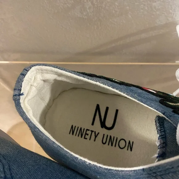 Gym shoe - Picture 4 of 4